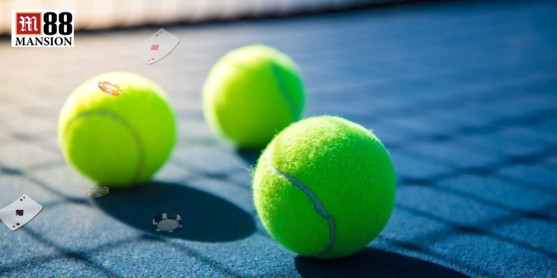 So sánh mặt sân ảnh hưởng lối chơi và tạo quỹ đạo ổn định